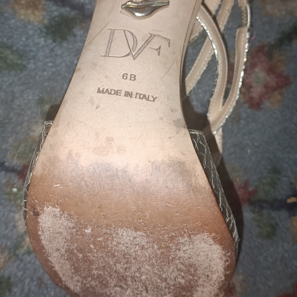 Gold strappy heels - Picture 4 of 6